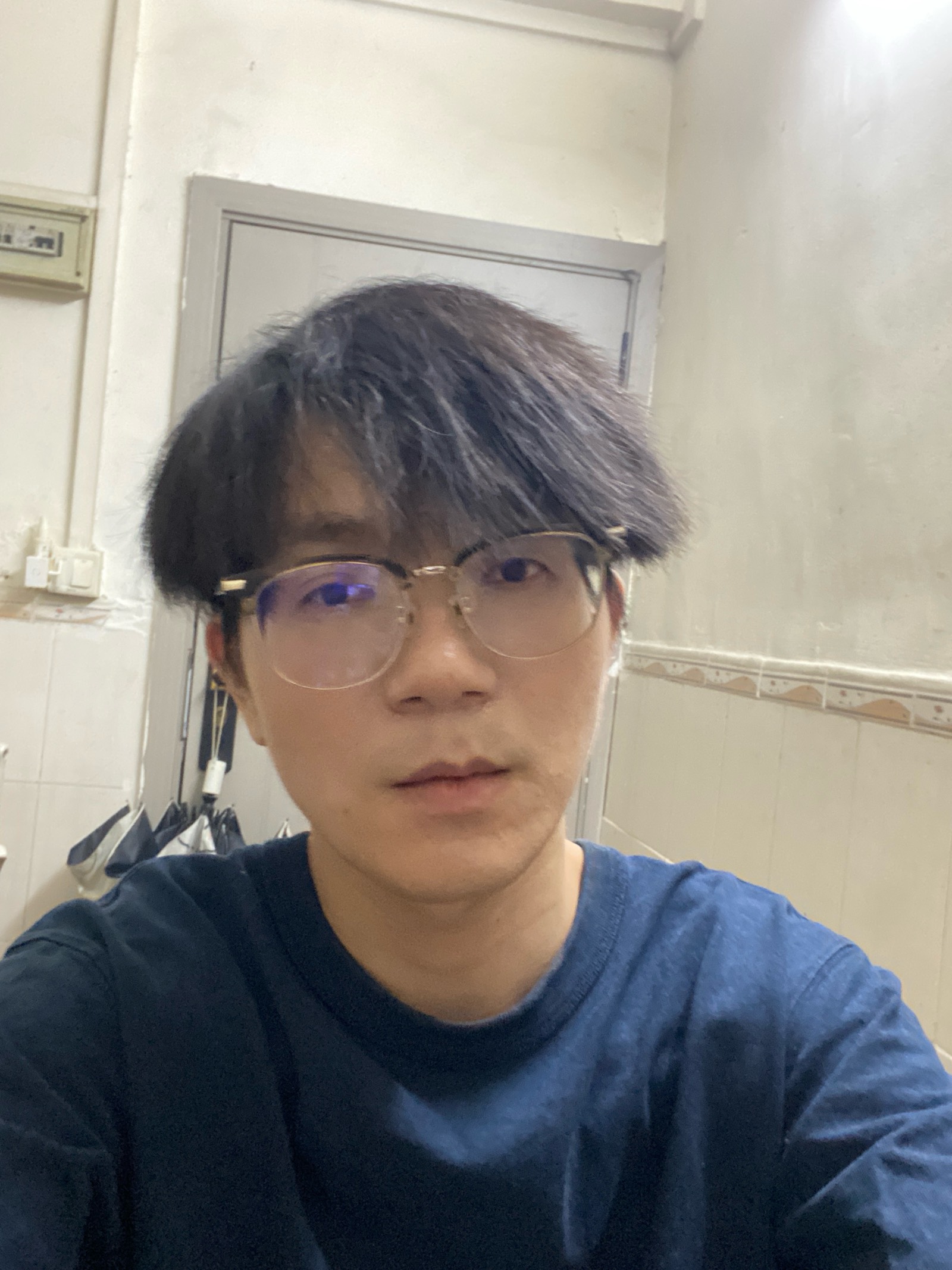 第四张:戴上眼镜